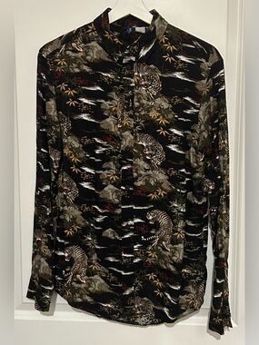 Divided H&M Men’s Tiger Print Button Long Sleeve Shirt Size XS